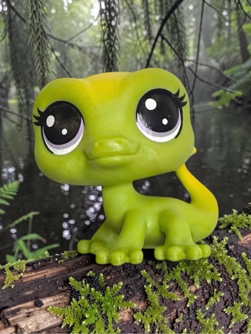 littlest pet shop # 3-42 mabbox hilizzard green lizard gecko with purple eyes